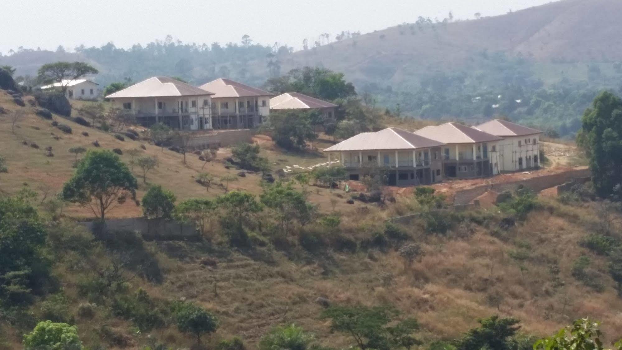 Saddle Hill Ranch Hotel Bafut ภายนอก รูปภาพ