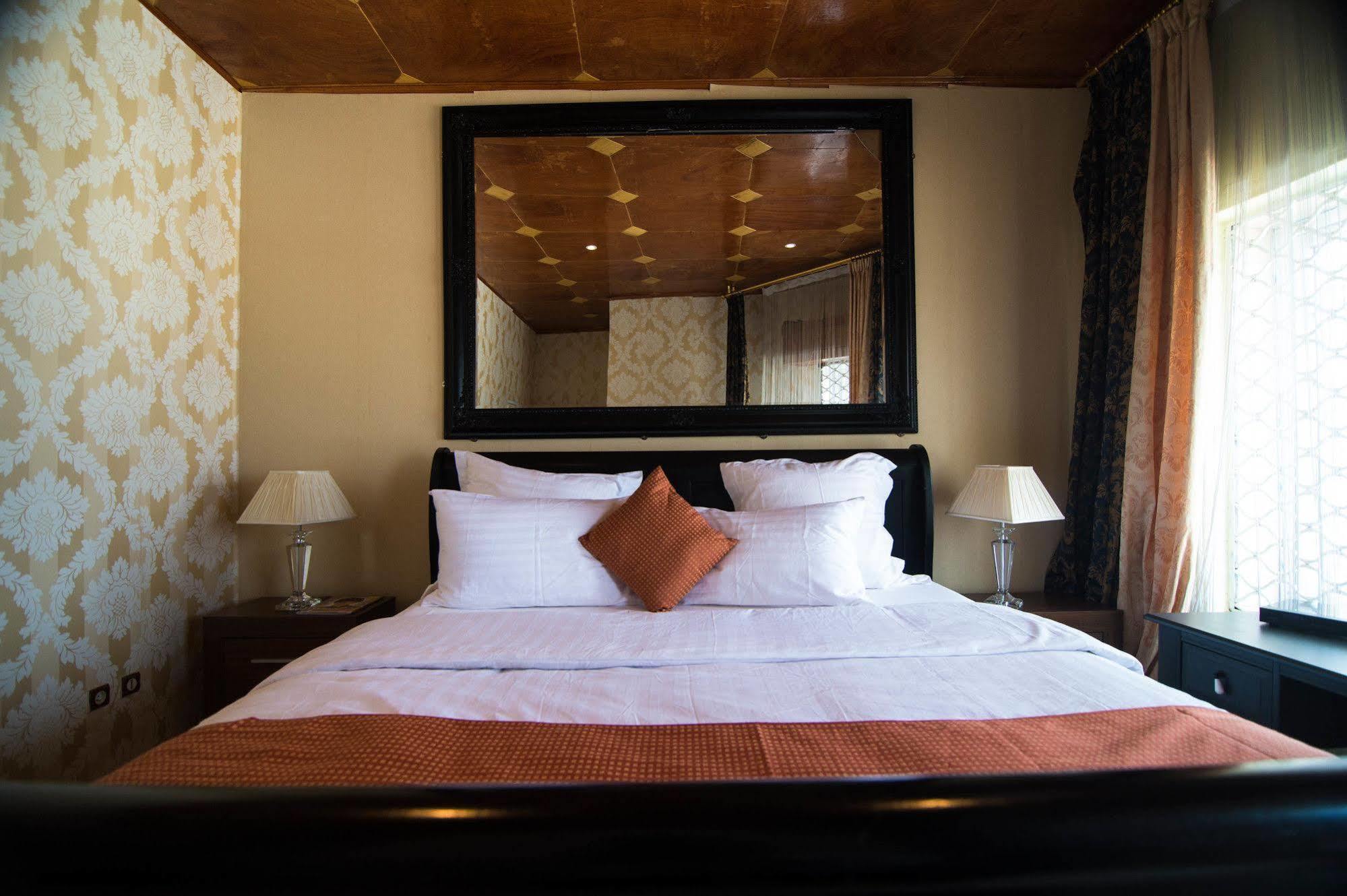 Saddle Hill Ranch Hotel Bafut ภายนอก รูปภาพ