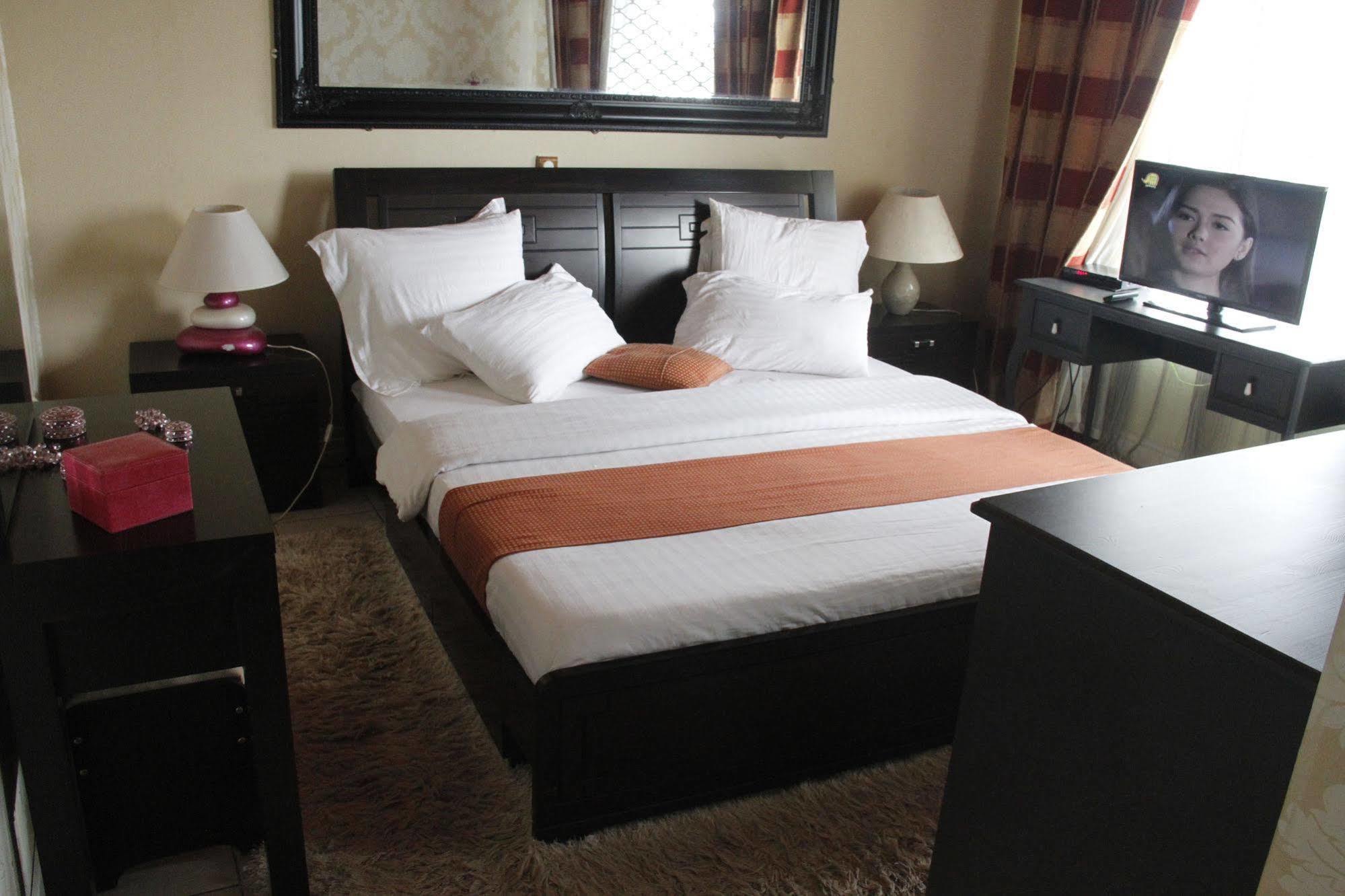 Saddle Hill Ranch Hotel Bafut ภายนอก รูปภาพ
