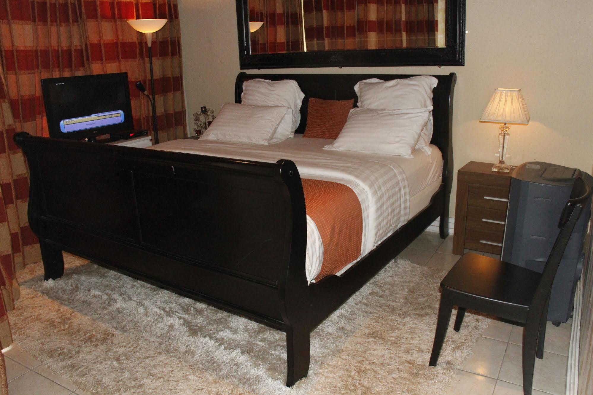 Saddle Hill Ranch Hotel Bafut ภายนอก รูปภาพ