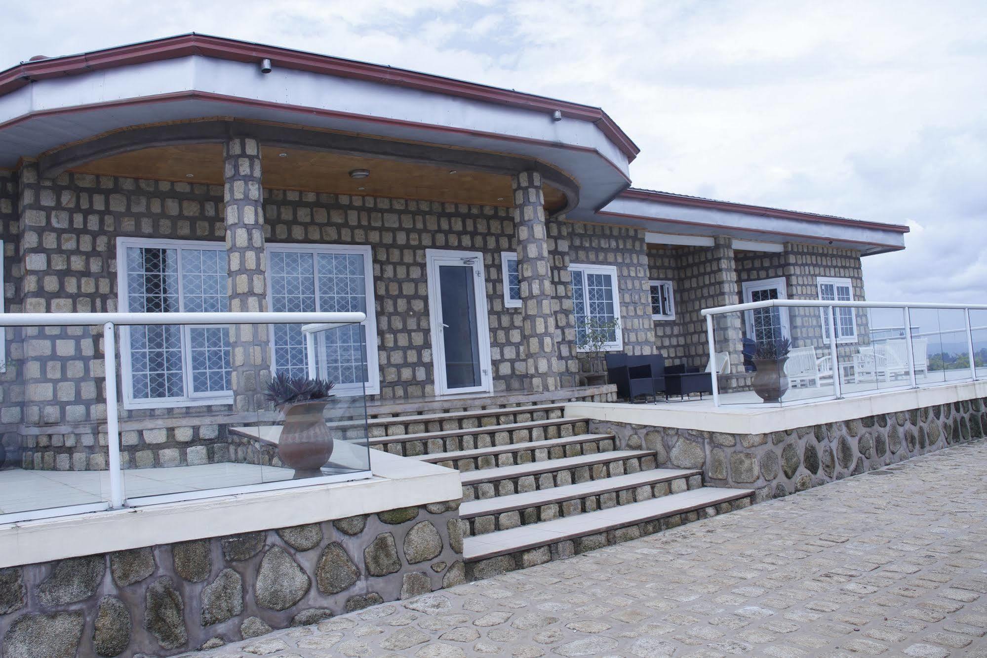 Saddle Hill Ranch Hotel Bafut ภายนอก รูปภาพ