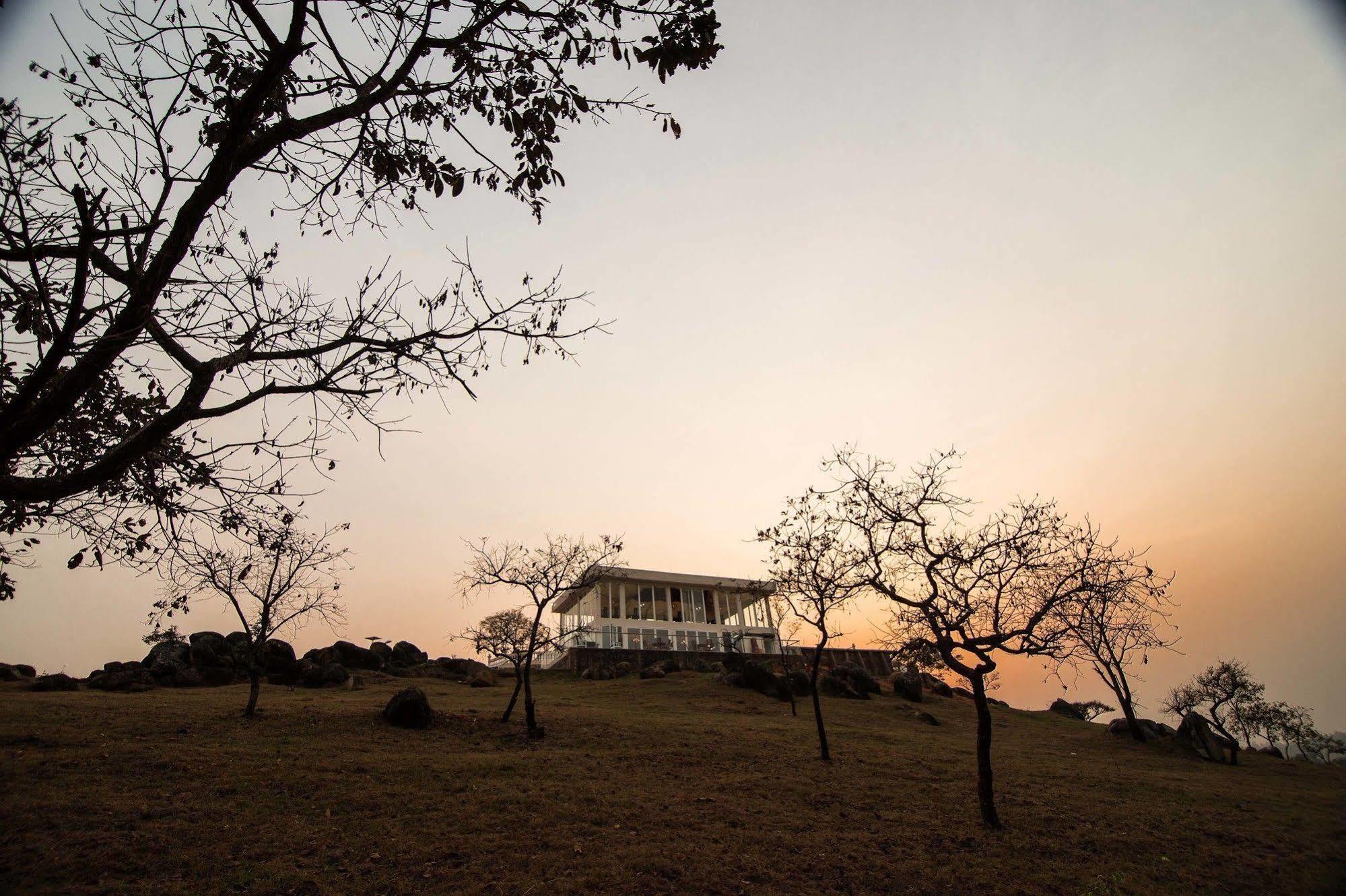 Saddle Hill Ranch Hotel Bafut ภายนอก รูปภาพ